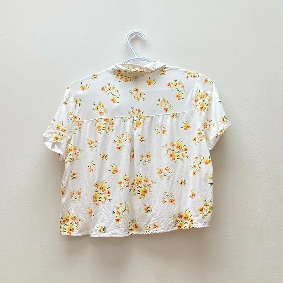 FOREVER 21 - Cute Cropped Floral Shirt - Picture 4 of 5